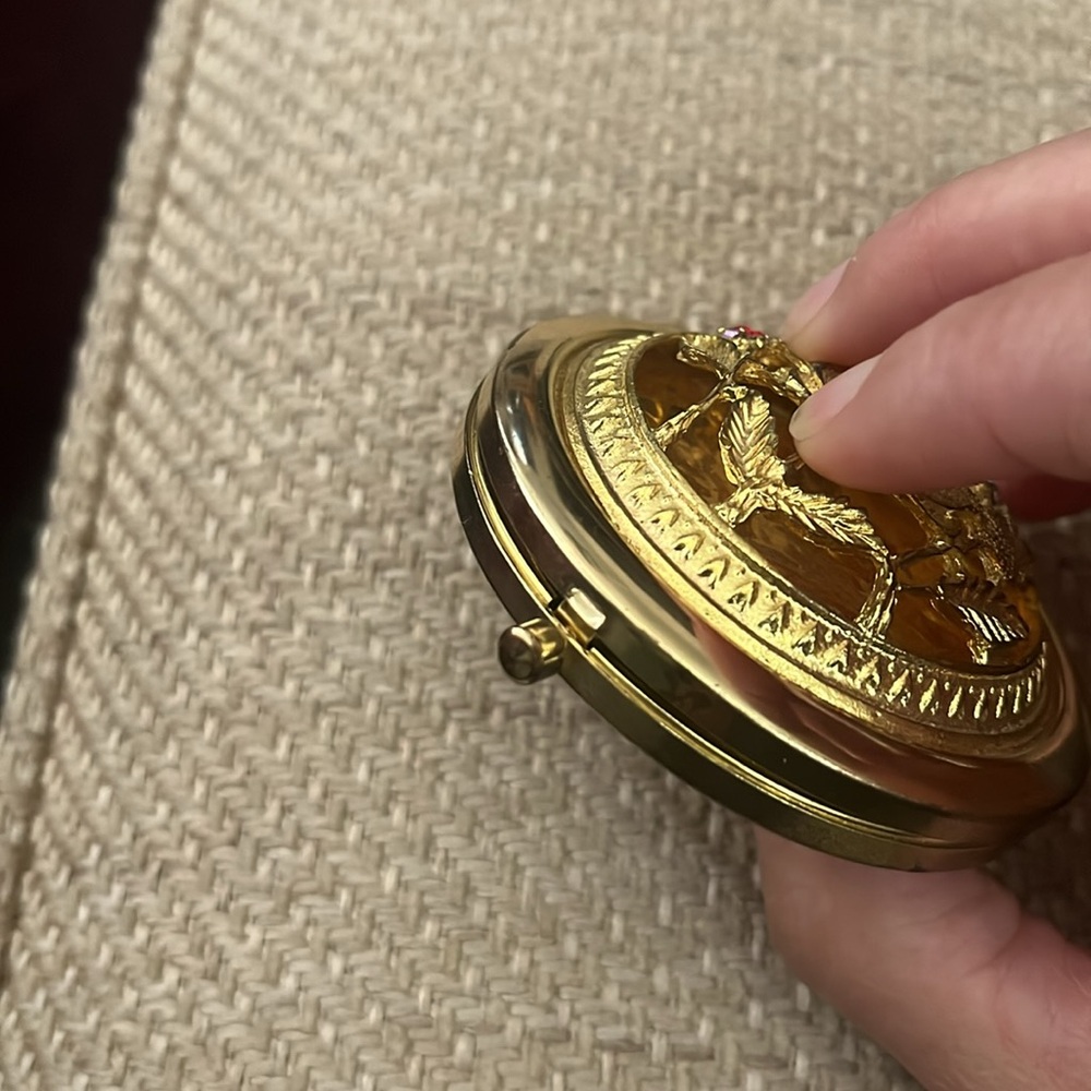 Vintage jeweled compact - Picture 10 of 10